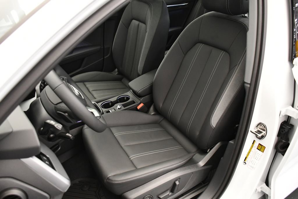 Used 2025 Audi A3 2.0T Premium Plus w/ Premium Plus Package AWD/4WD image 39