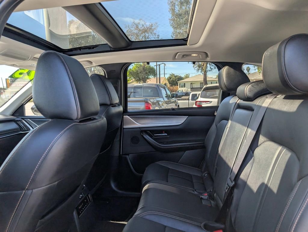 Certified 2025 MAZDA CX-70 Plug-In Hybrid w/ Premium Pkg AWD/4WD image 9