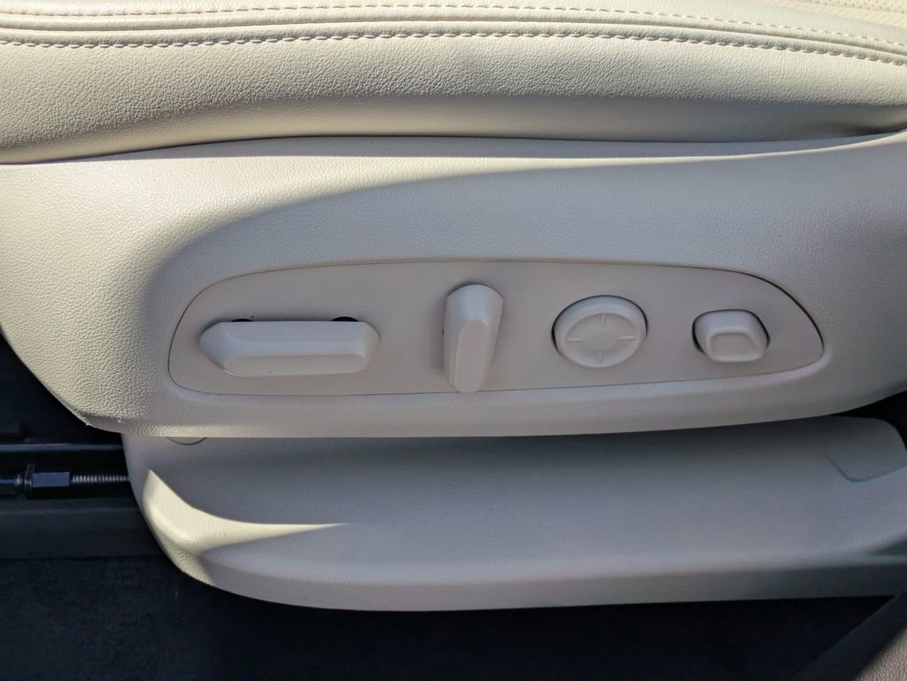 Used 2023 Buick Enclave Premium w/ Experience Buick Package image 22