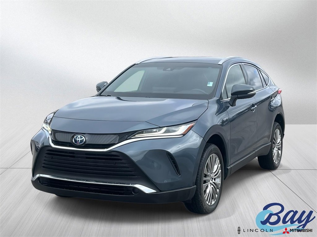 Used 2022 Toyota Venza XLE image 1