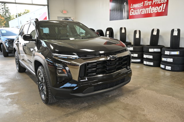 Used 2025 Chevrolet Equinox ACTIV w/ Safety and Technology Package AWD/4WD image 3