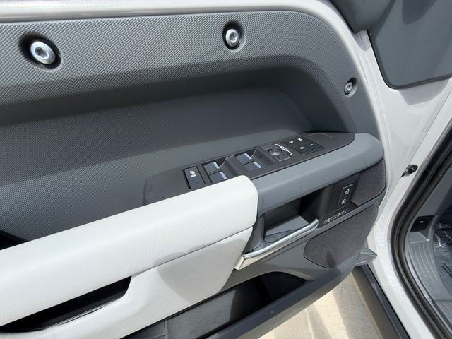 New 2026 Land Rover Defender 110 X-Dynamic SE AWD/4WD image 11