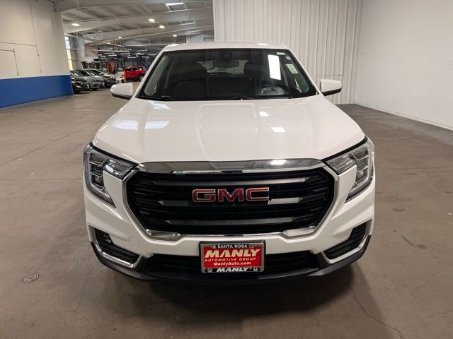 Used 2024 GMC Terrain SLE image 8
