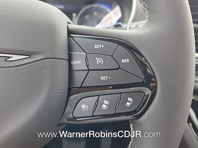 New 2027 Chrysler Pacifica Select FWD image 29