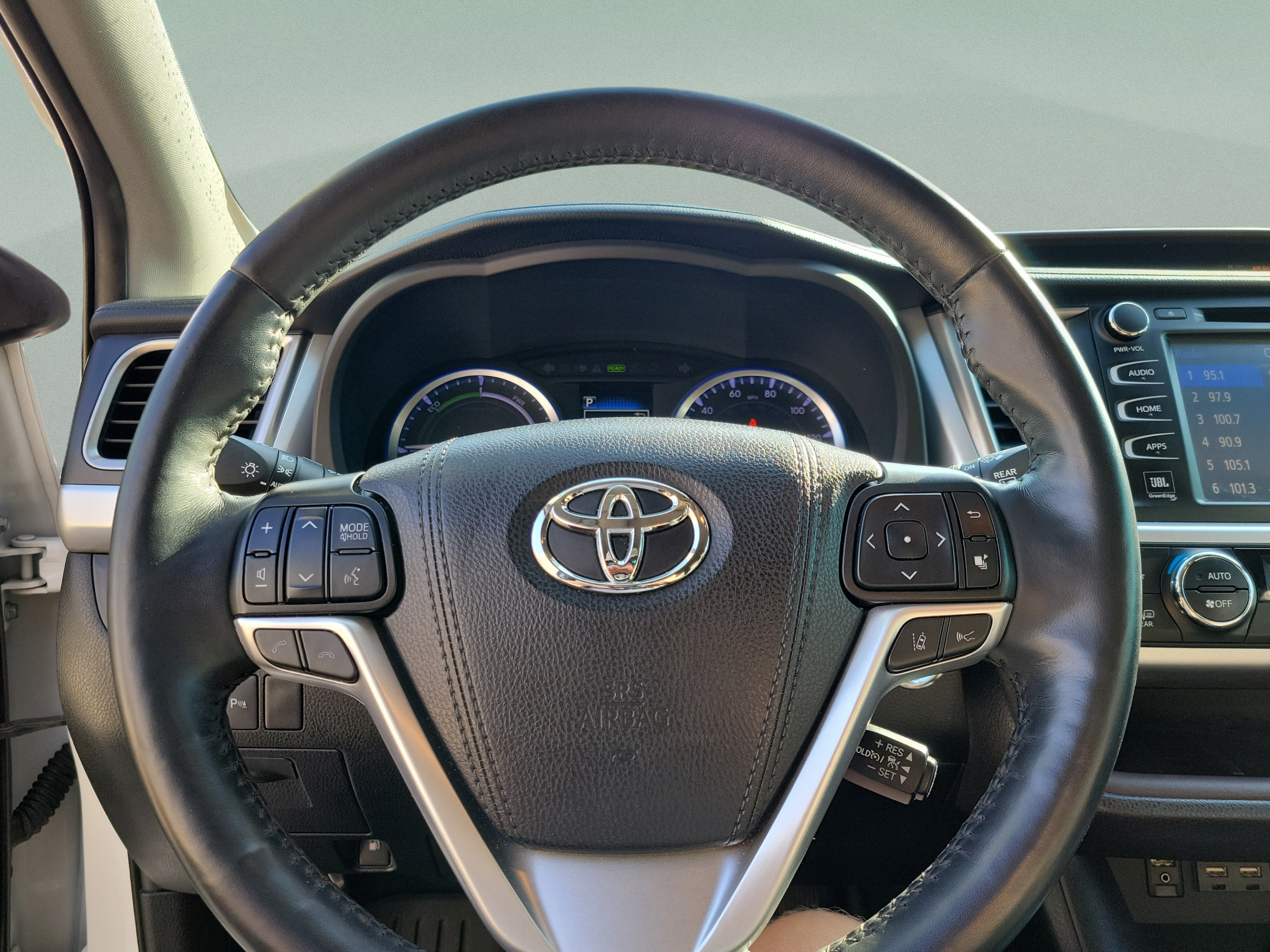Used 2019 Toyota Highlander Limited Platinum AWD/4WD image 13