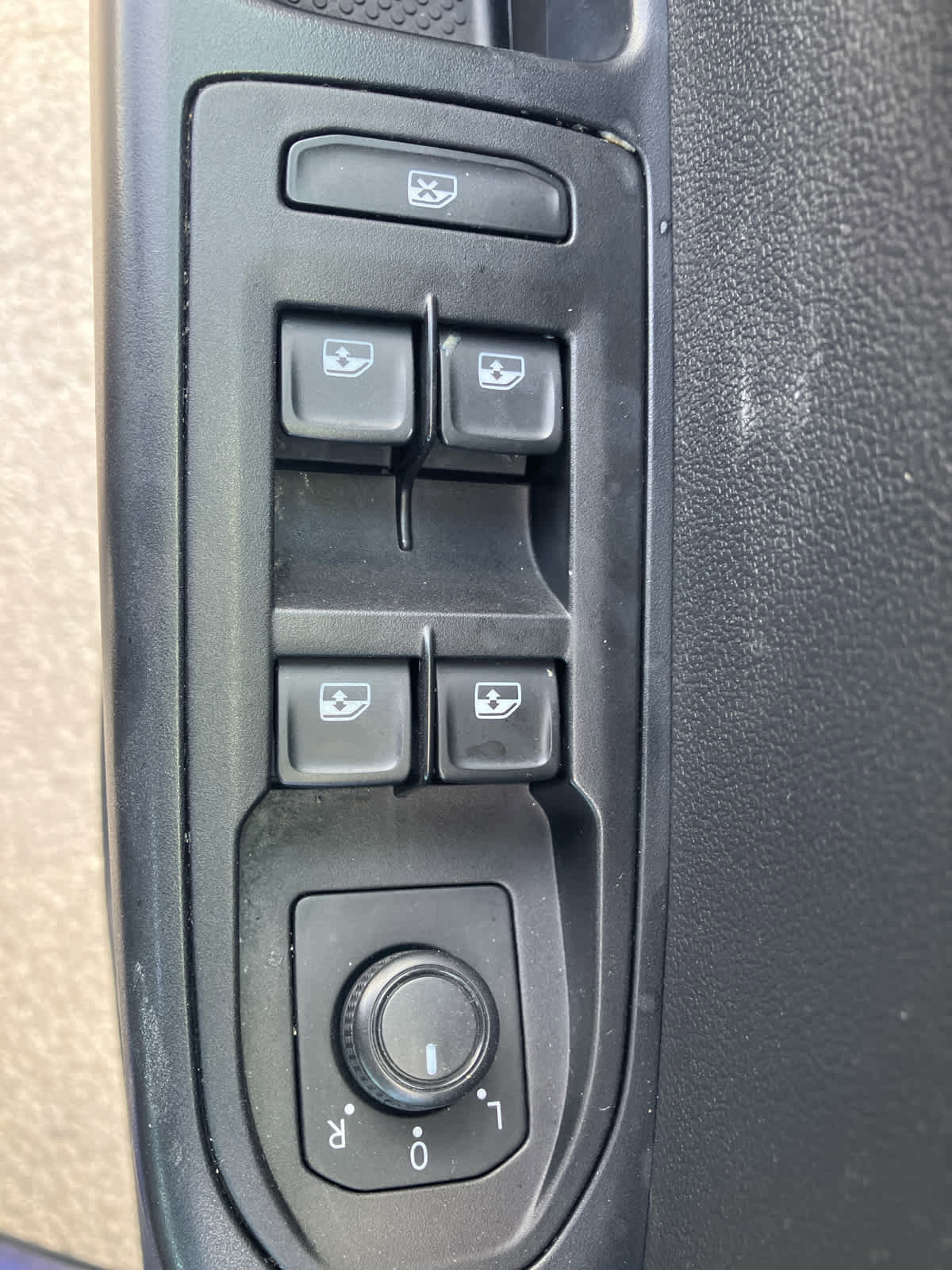 Used 2022 Volkswagen Taos S image 13