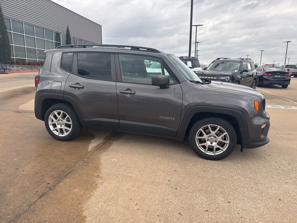 Used 2020 Jeep Renegade Latitude image 2