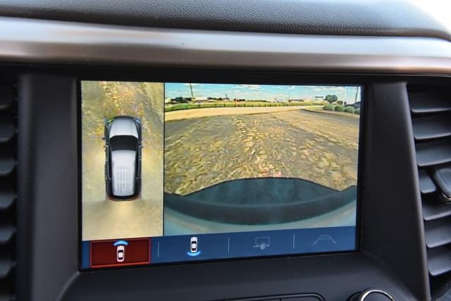 Used 2018 GMC Acadia Denali w/ Technology Package AWD/4WD image 16