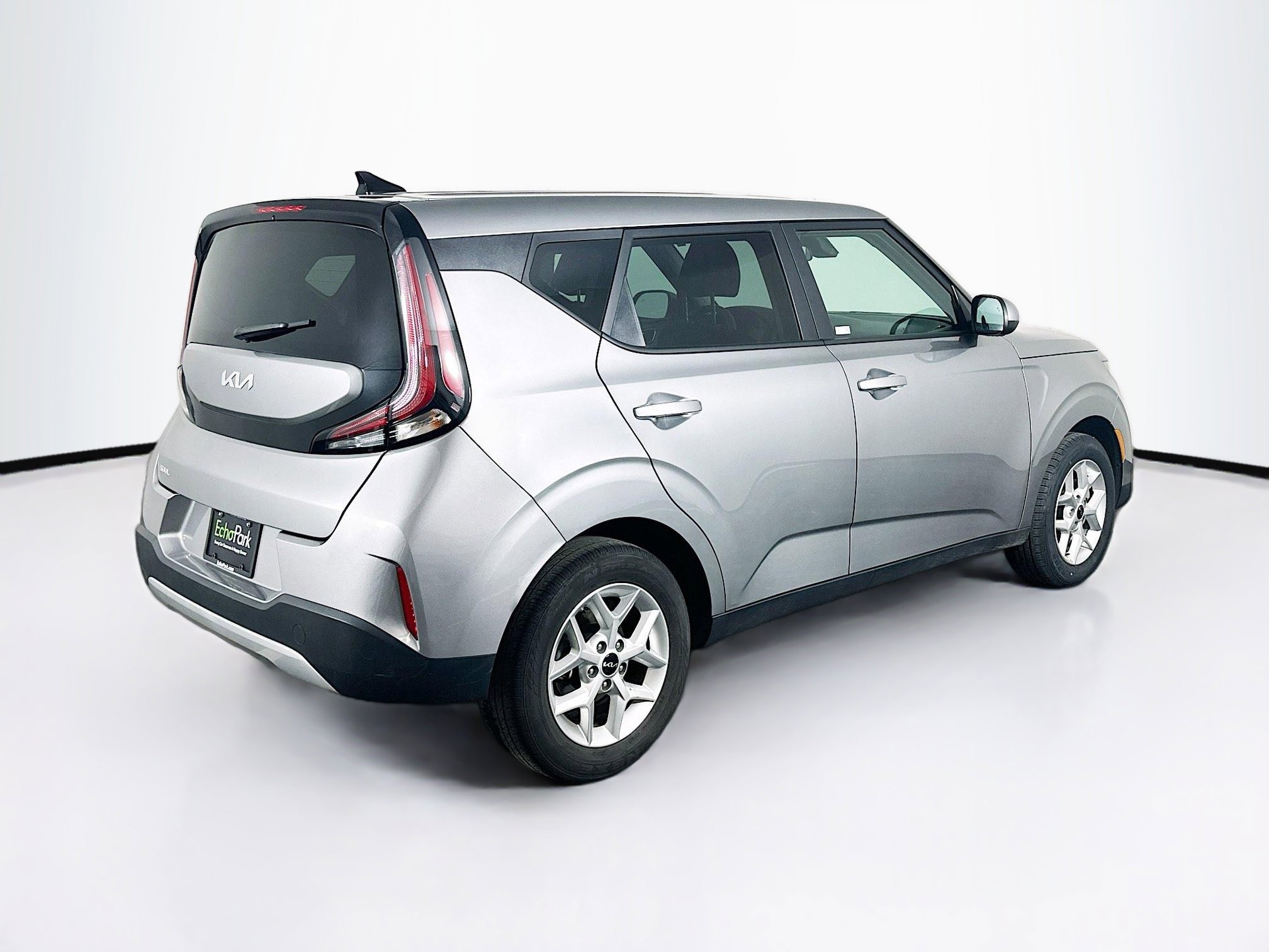 Used 2025 Kia Soul LX w/ LX Technology Package image 9