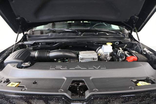 Used 2023 RAM 1500 Laramie AWD/4WD image 6