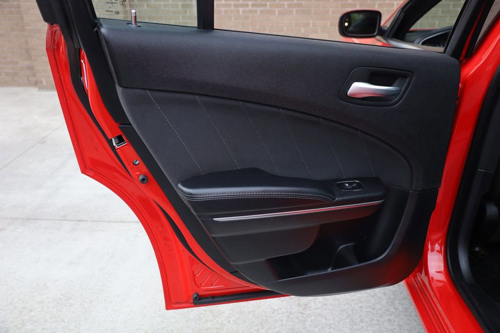 Used 2016 Dodge Charger SXT w/ Navigation & Travel Group image 18