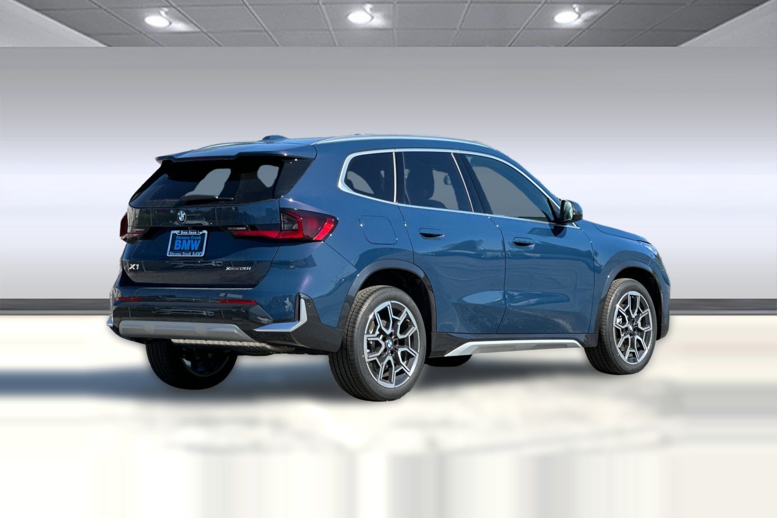 New 2026 BMW X1 xDrive28i w/ Technology Package AWD/4WD image 8