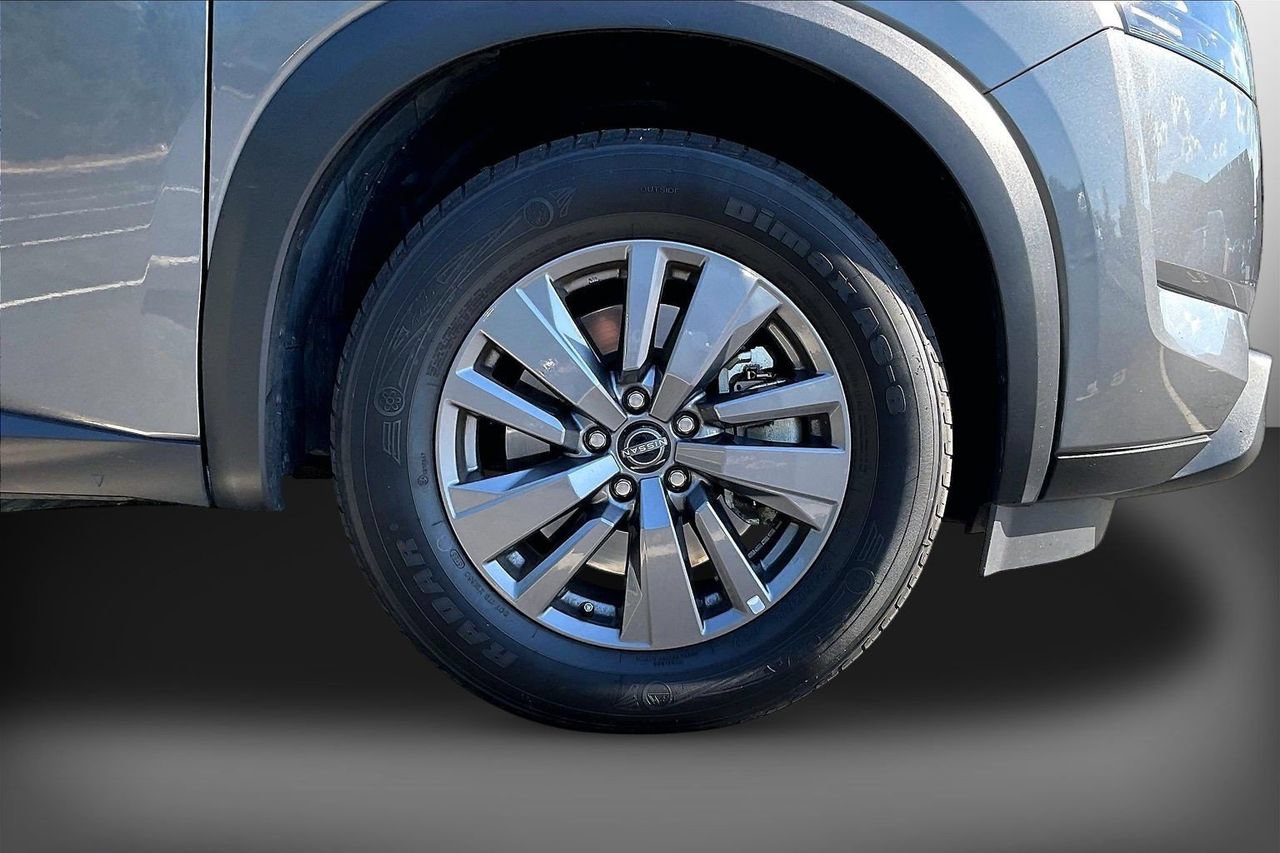 Used 2025 Nissan Pathfinder SV AWD/4WD image 34
