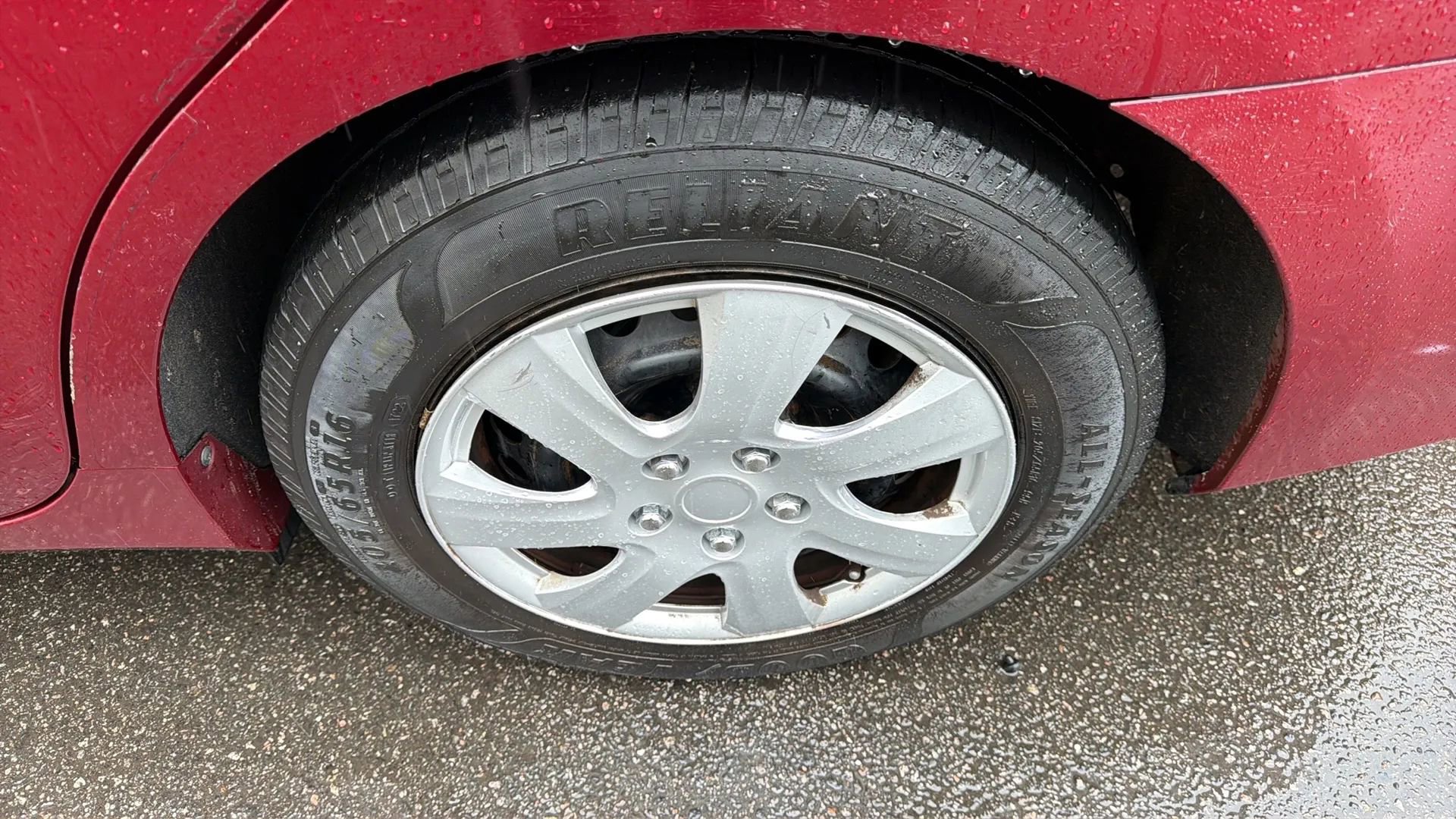 Used 2015 Toyota Camry LE FWD image 9