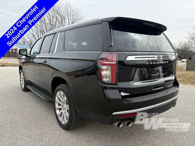 Used 2024 Chevrolet Suburban Premier w/ Premium Package 2 AWD/4WD image 4