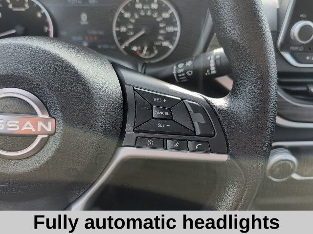 Used 2025 Nissan Altima 2.5 SV image 8