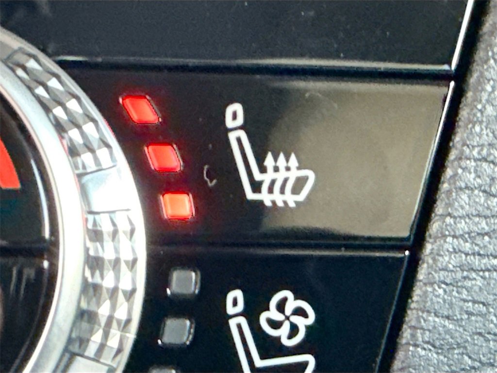 New 2025 Mitsubishi Outlander SEL image 21