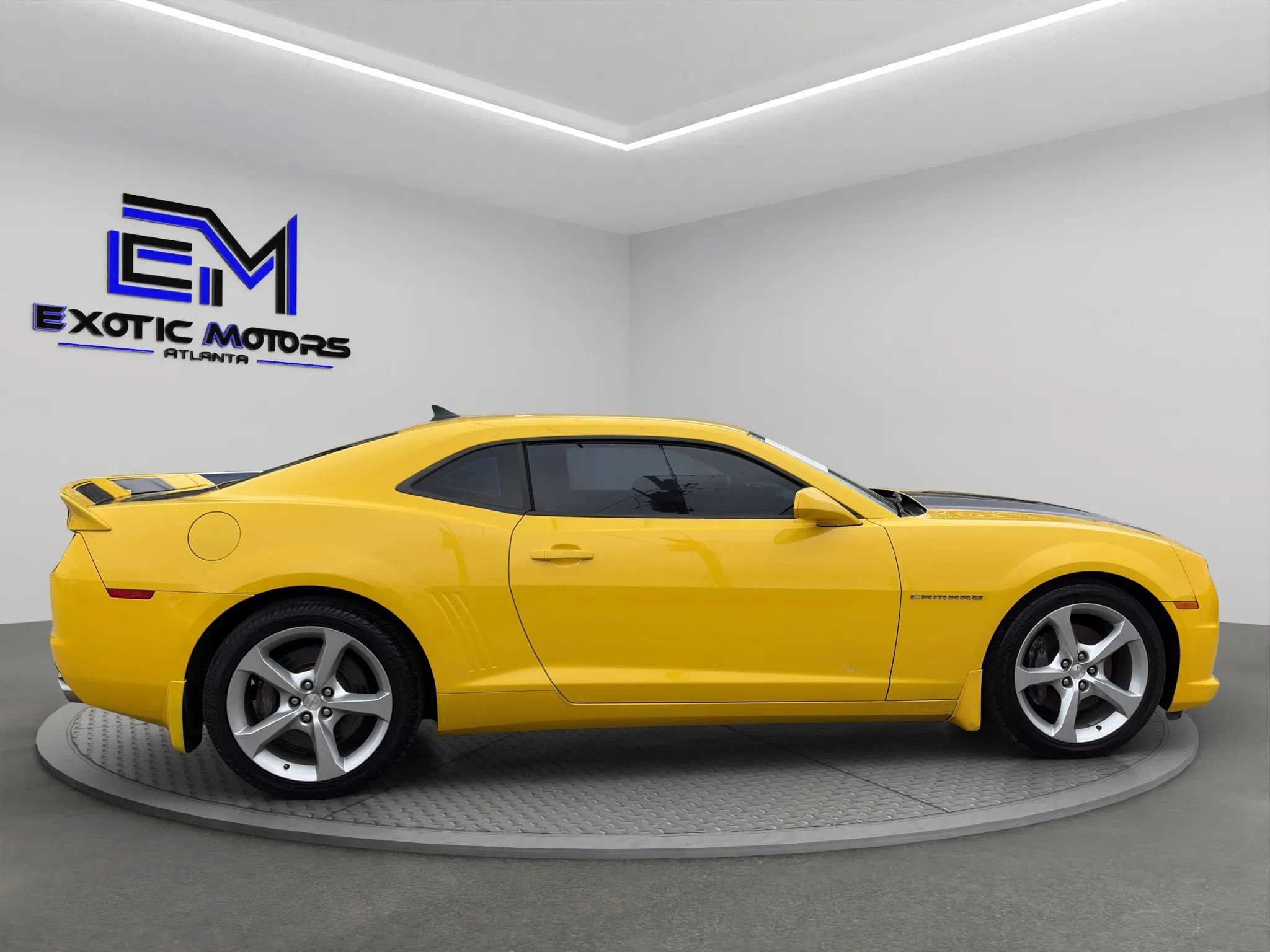 Used 2013 Chevrolet Camaro SS RWD image 6