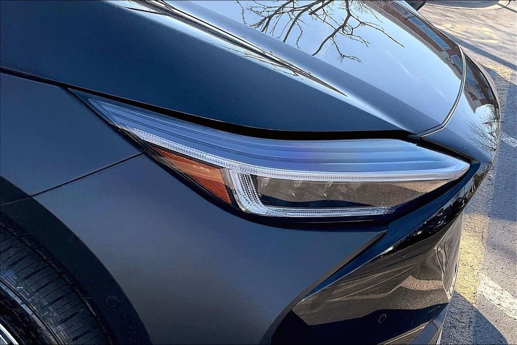 Used 2024 Subaru Solterra Touring w/ Touring Package image 32