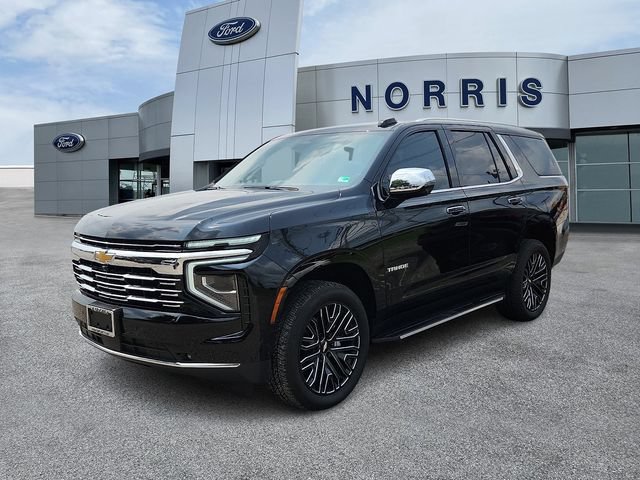 Used 2025 Chevrolet Tahoe Premier AWD/4WD image 2