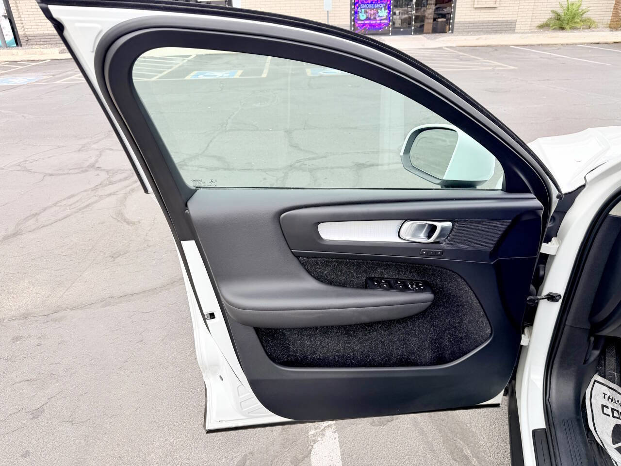 Used 2019 Volvo XC40 T5 Momentum AWD/4WD image 8