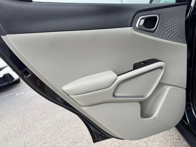 Certified 2025 Kia Soul LX w/ LX Technology Package FWD image 13