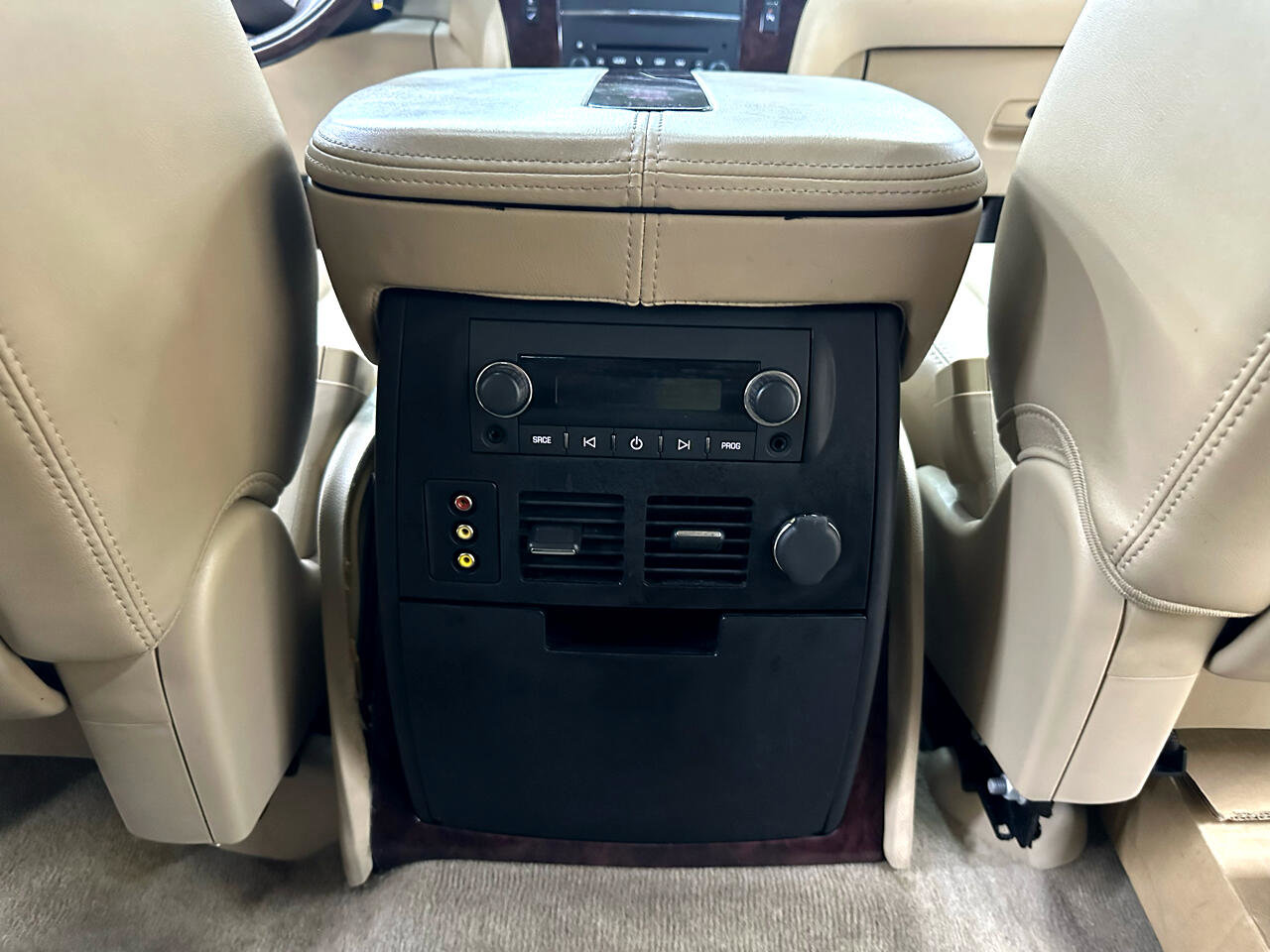 Used 2011 Cadillac Escalade EXT Premium image 32