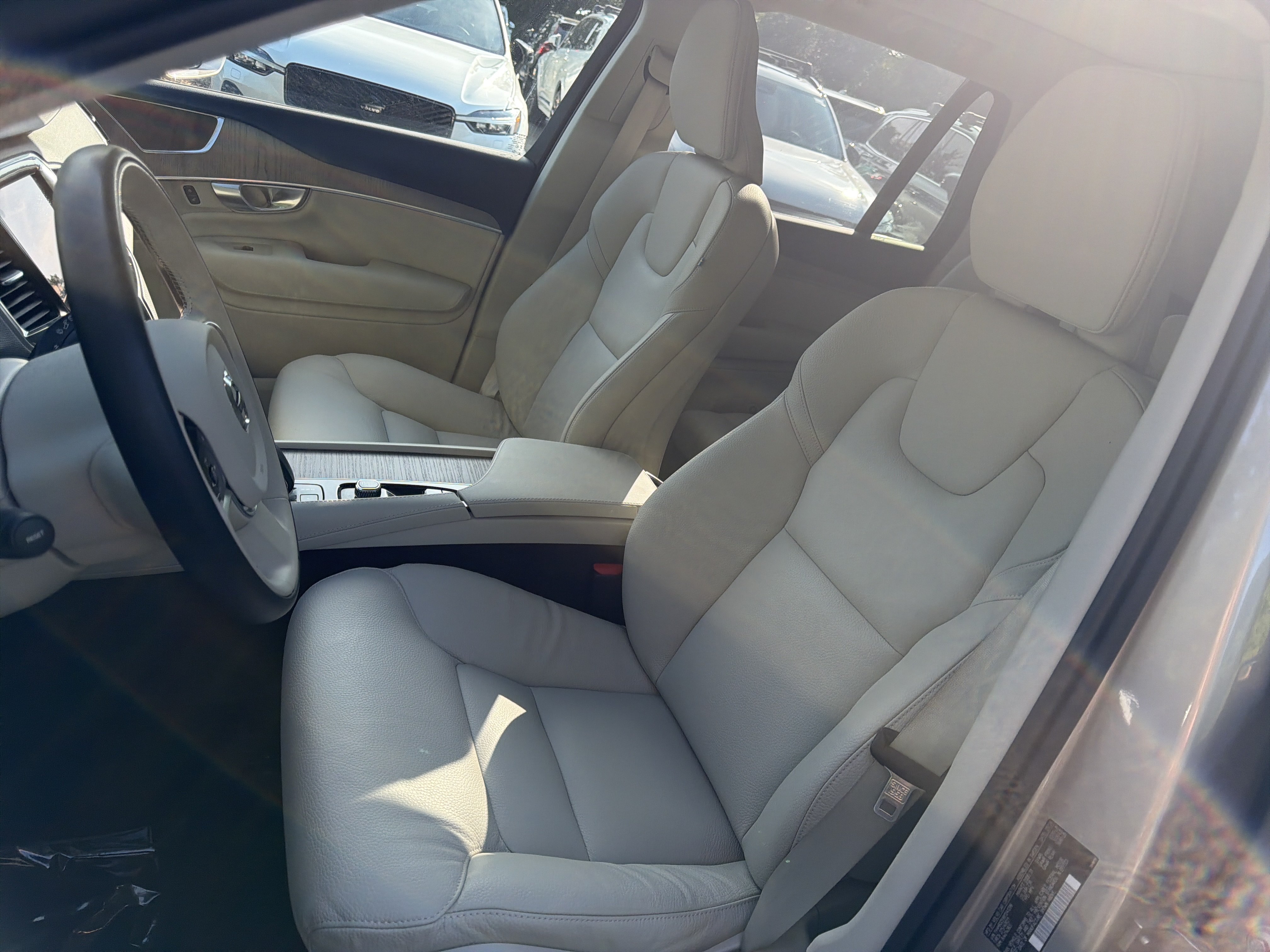 Certified 2024 Volvo XC90 T8 Plus w/ Protection Package AWD/4WD image 47