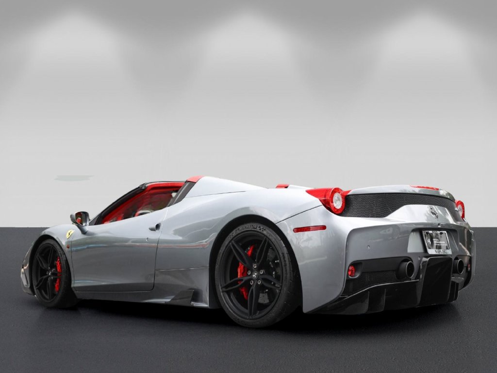 Used 2015 Ferrari 458 Speciale A RWD image 3