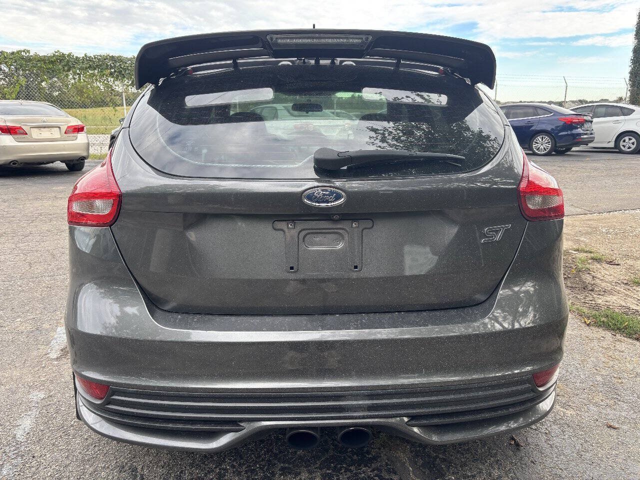Used 2015 Ford Focus ST FWD image 4