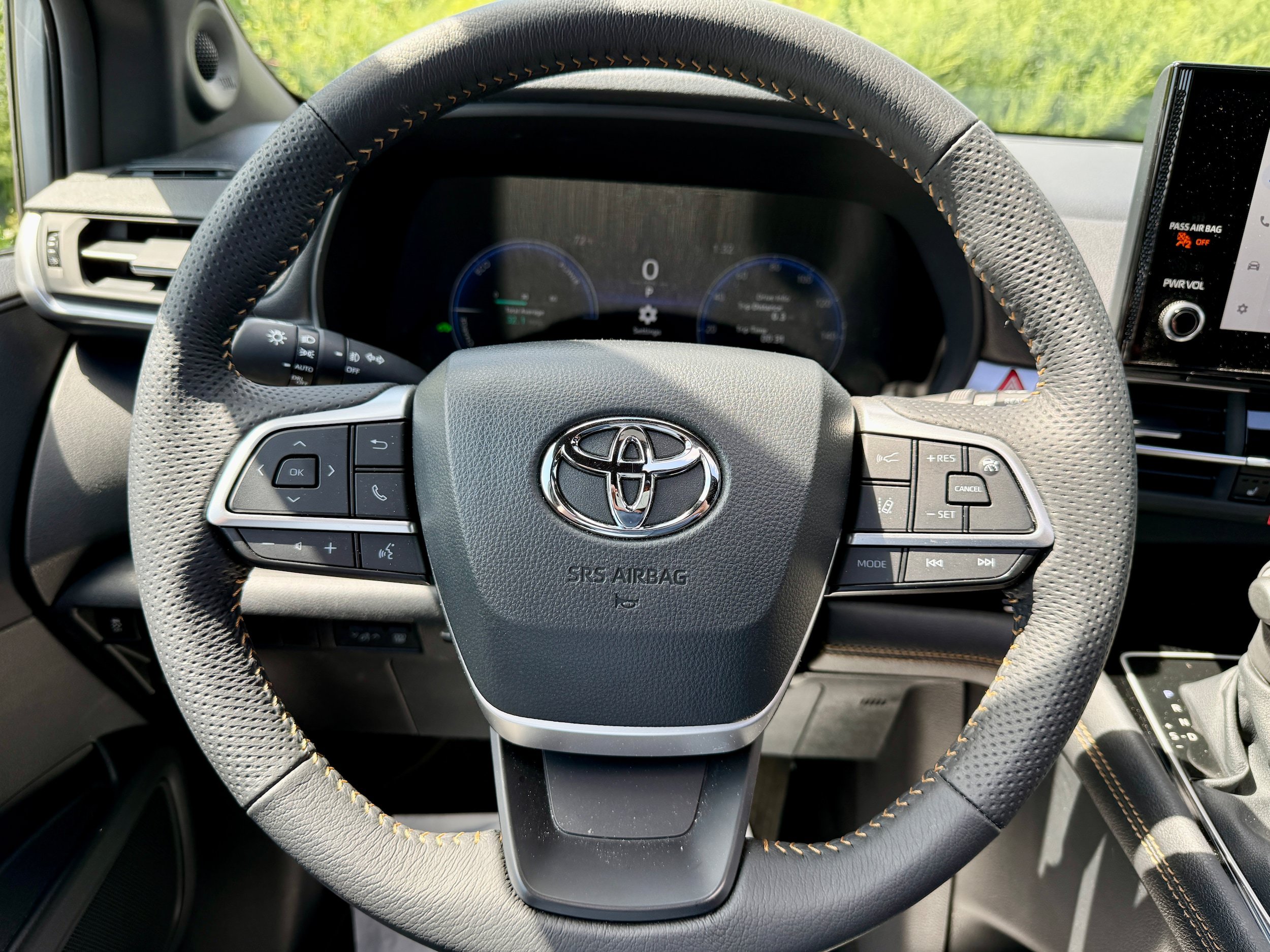 Certified 2026 Toyota Sienna XLE Woodland Edition AWD/4WD image 32