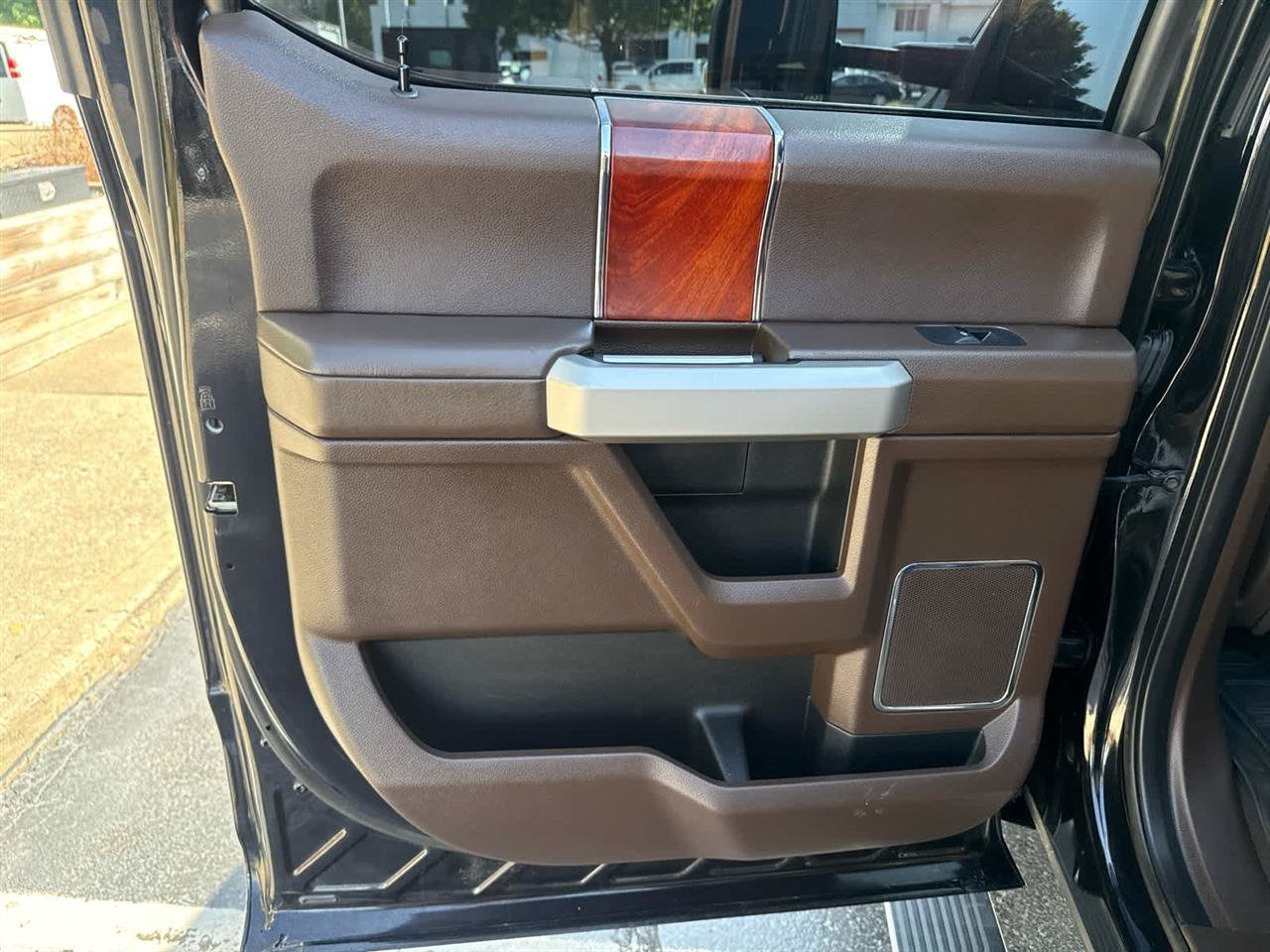 Used 2019 Ford F350 King Ranch w/ King Ranch Ultimate Package AWD/4WD image 26