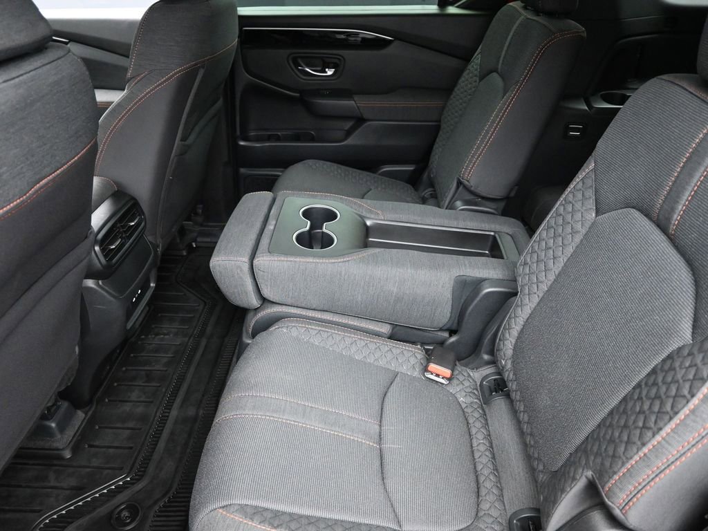 Used 2024 Honda Pilot Sport image 13