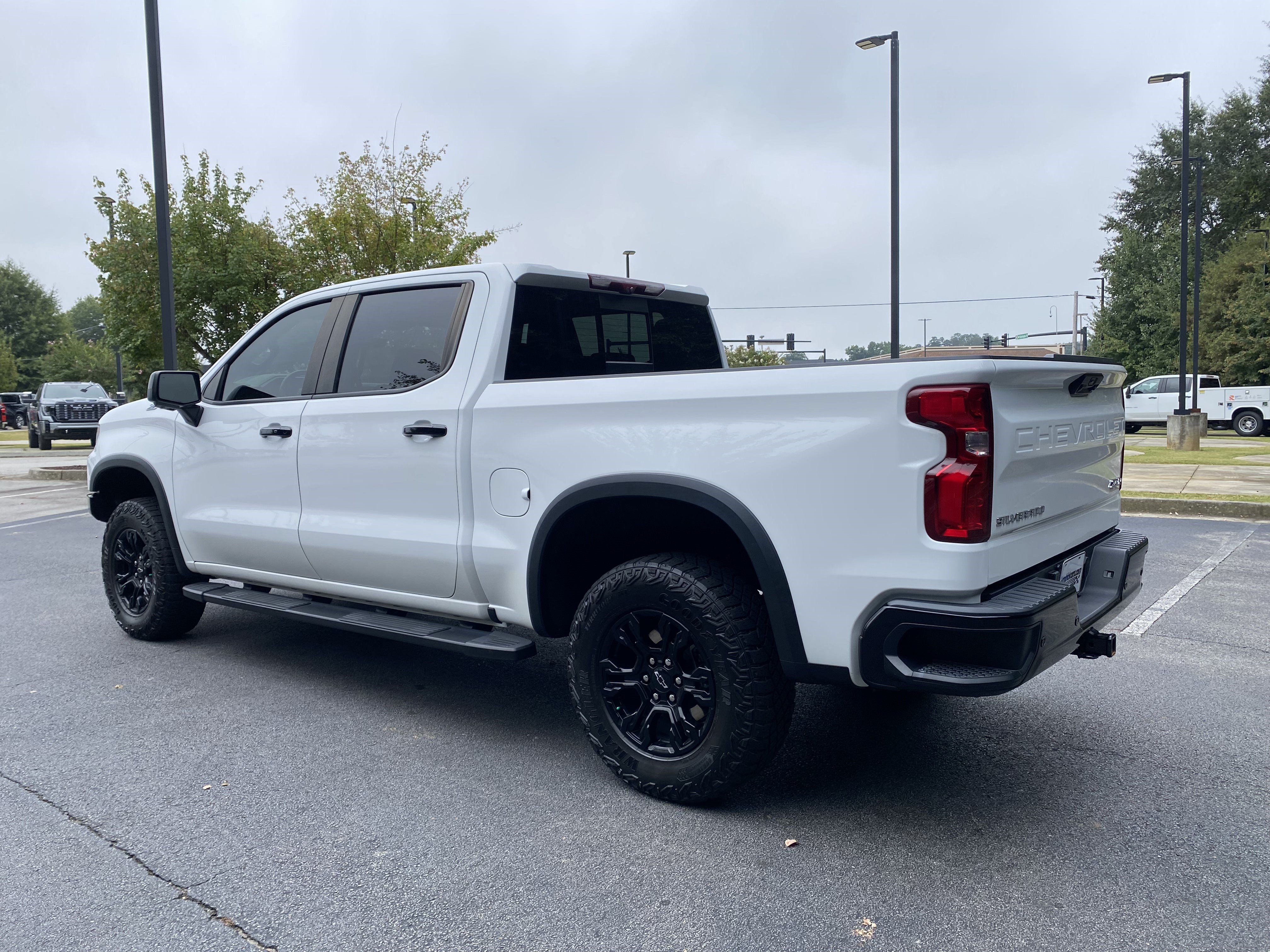 Used 2023 Chevrolet Silverado 1500 ZR2 w/ Technology Package AWD/4WD image 7