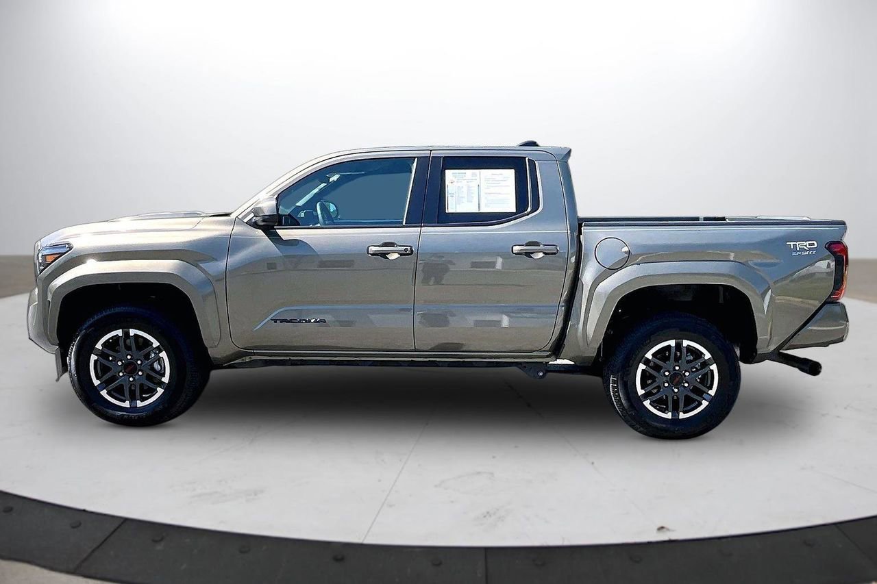 Used 2025 Toyota Tacoma TRD Sport AWD/4WD image 6