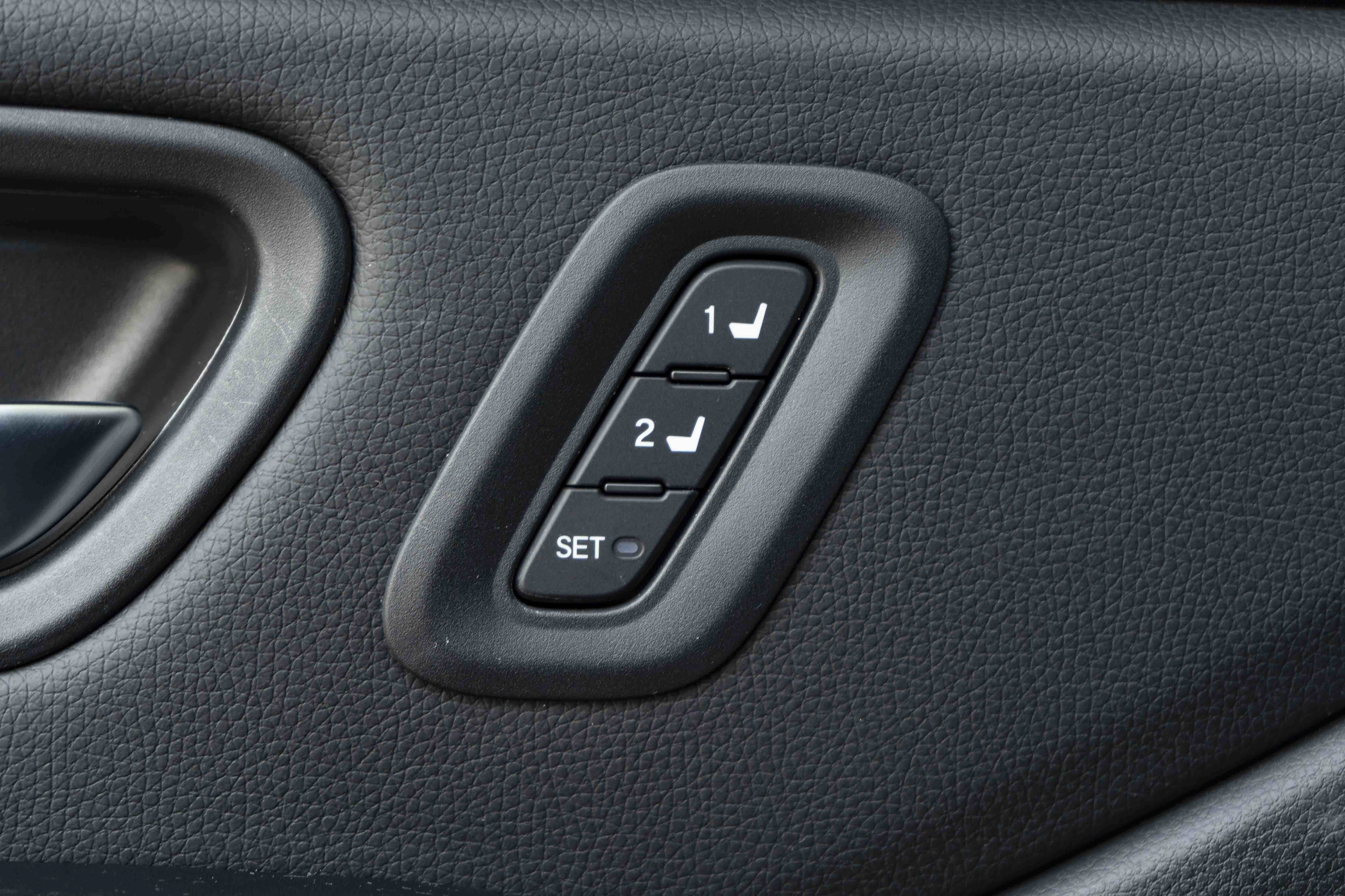 Used 2025 Honda Pilot EX-L image 37