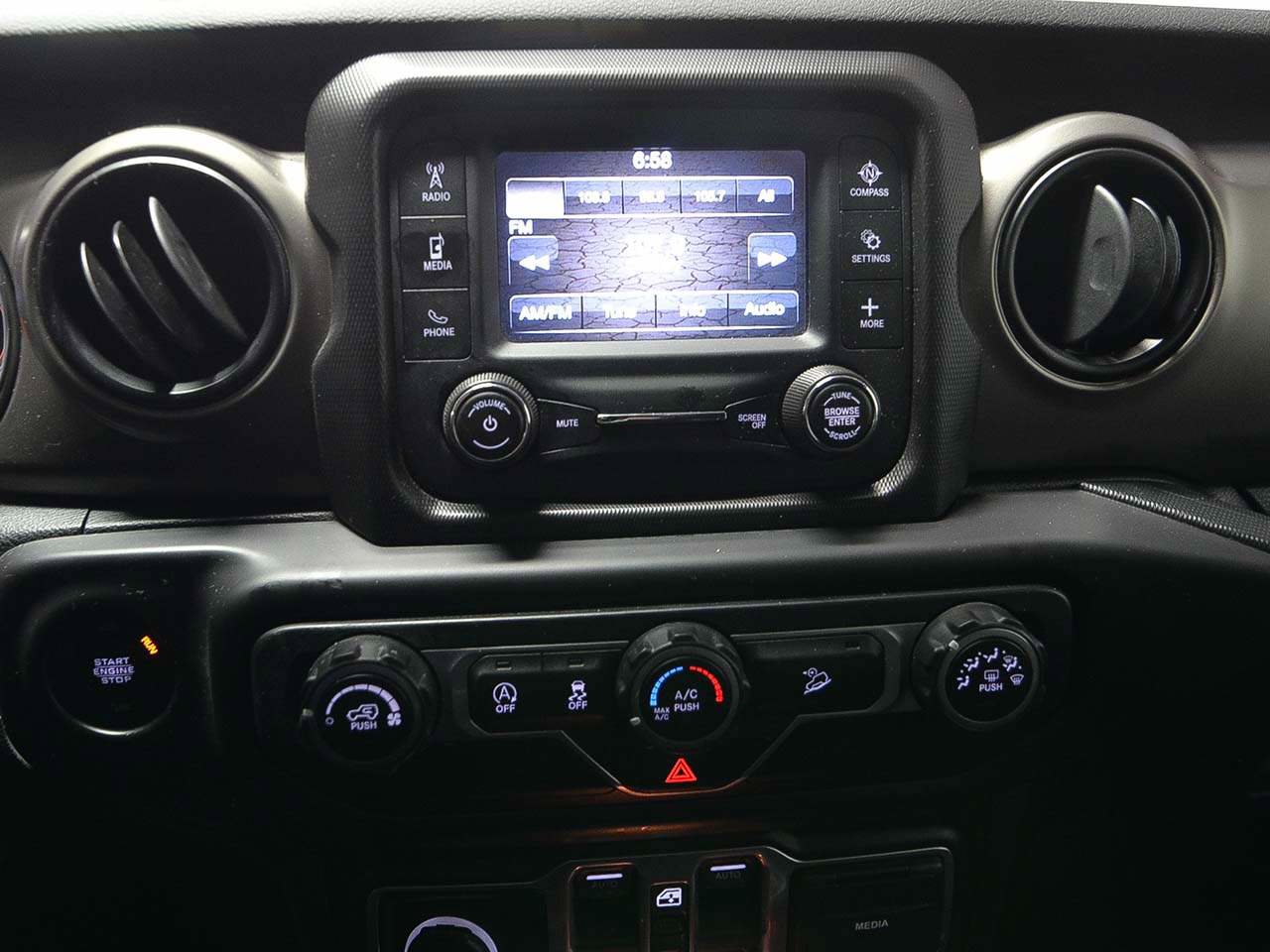 Used 2018 Jeep Wrangler Unlimited Sport S image 15