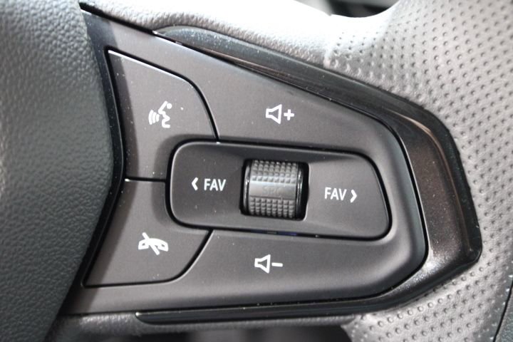 New 2026 Chevrolet Trax LS w/ LS Convenience Package image 32