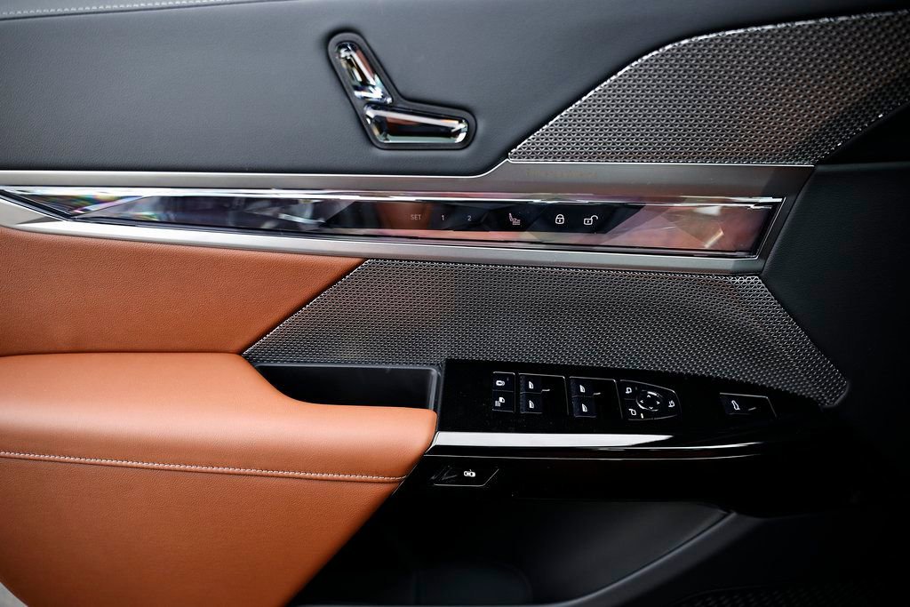 New 2026 BMW 740i 740i w/ Executive Package image 13