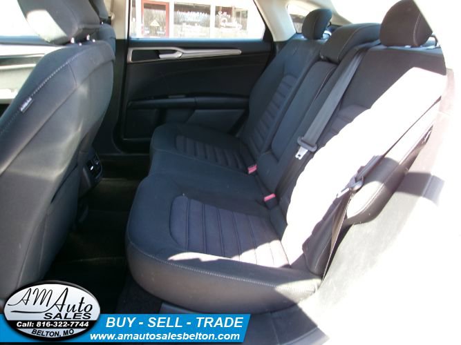 Used 2017 Ford Fusion SE image 15