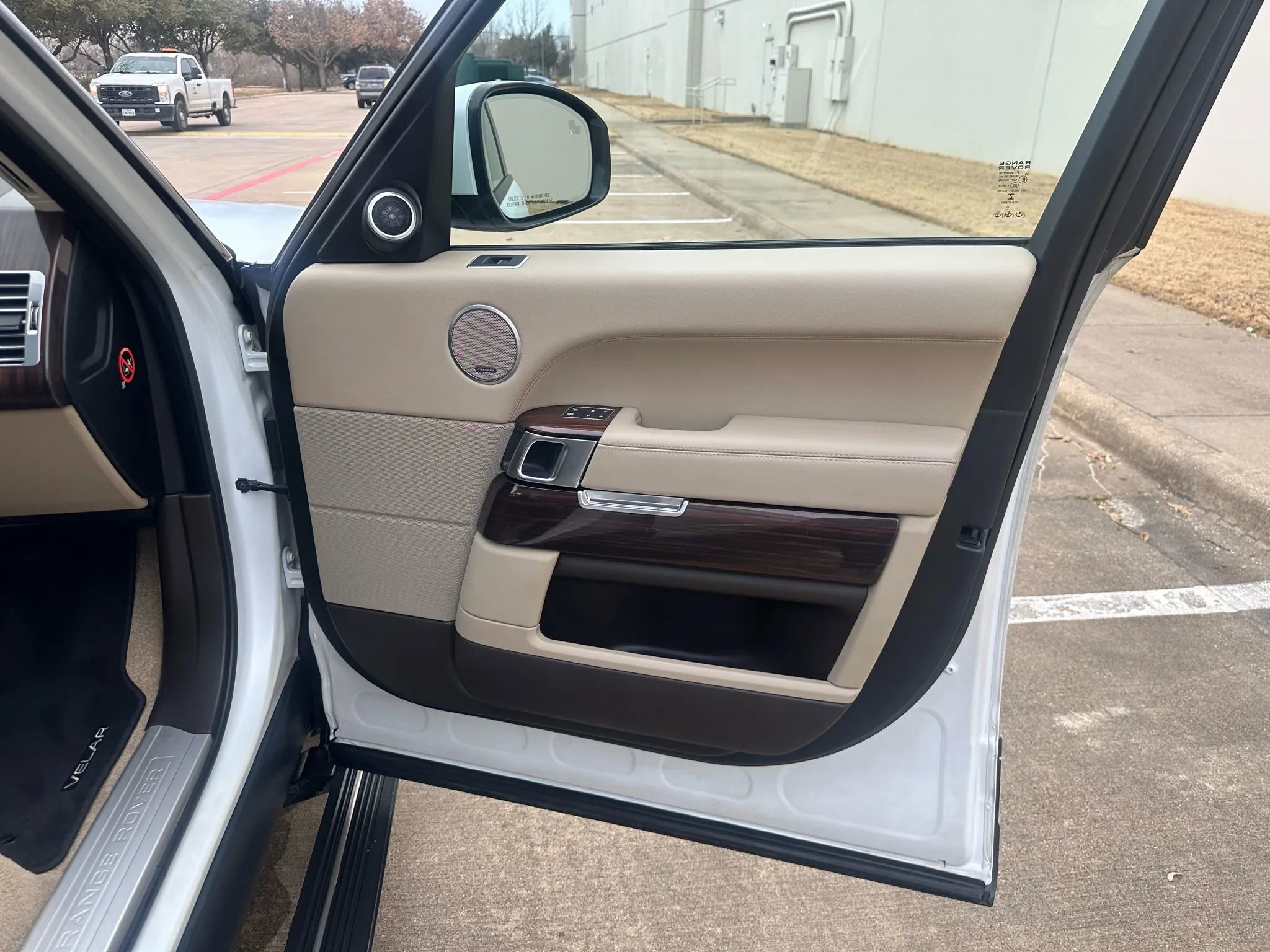 Used 2017 Land Rover Range Rover HSE image 33