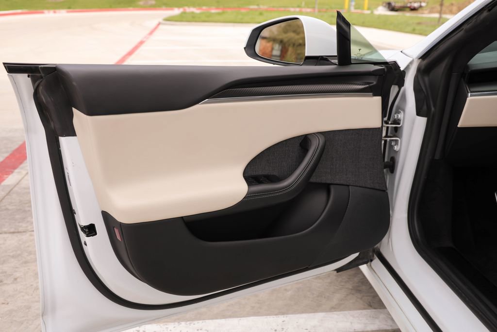 Used 2022 Tesla Model S Plaid image 13