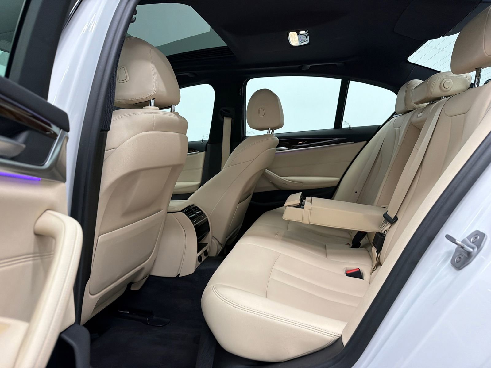 Used 2018 BMW 530i xDrive image 15