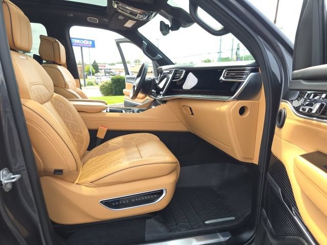 Used 2025 Jeep Grand Wagoneer L Series III w/ Rear Seat Video Group 1 AWD/4WD image 49