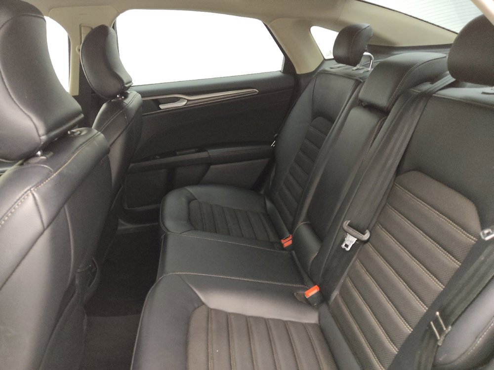 Used 2017 Ford Fusion SE w/ Equipment Group 201A image 18