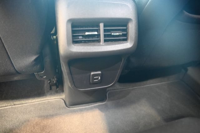 Used 2024 Chevrolet Equinox LT FWD image 26