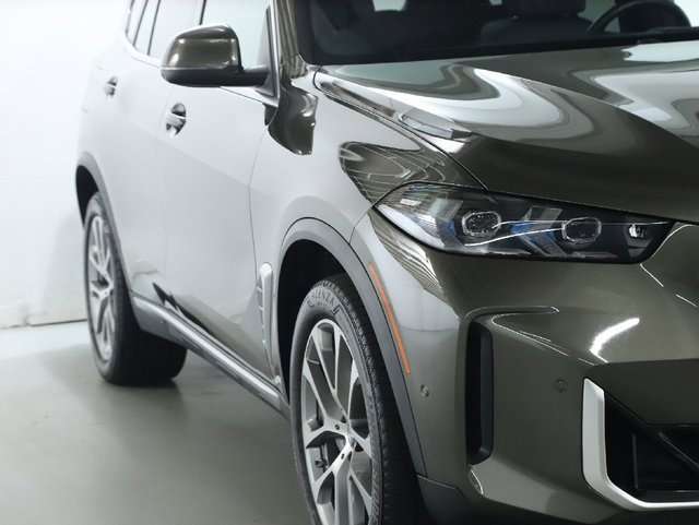 Certified 2025 BMW X5 xDrive40i w/ Premium Package image 8
