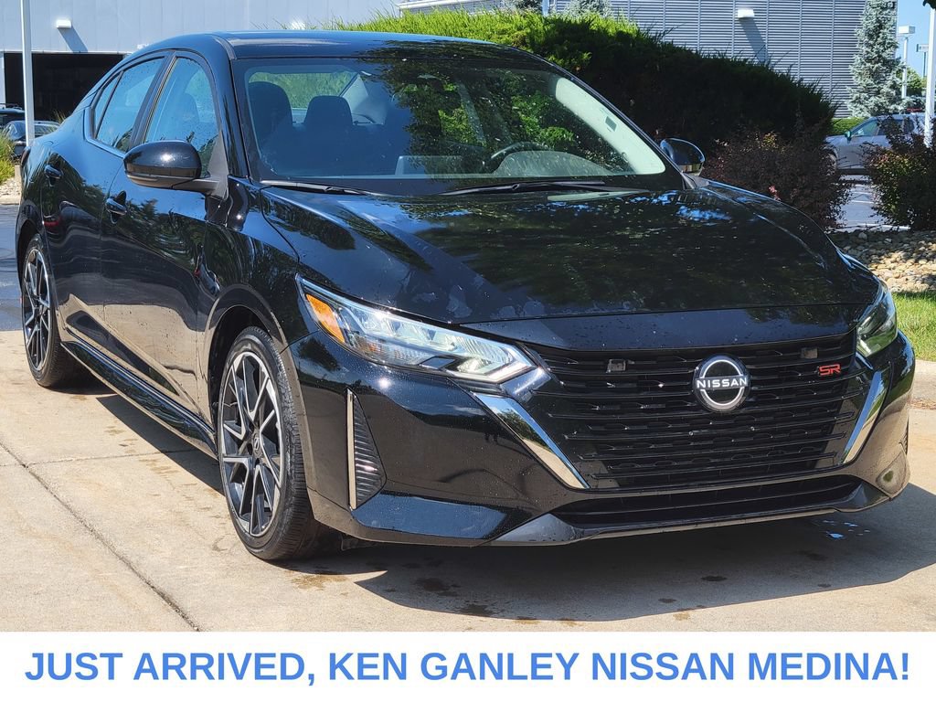 Certified 2025 Nissan Sentra SR FWD image 1
