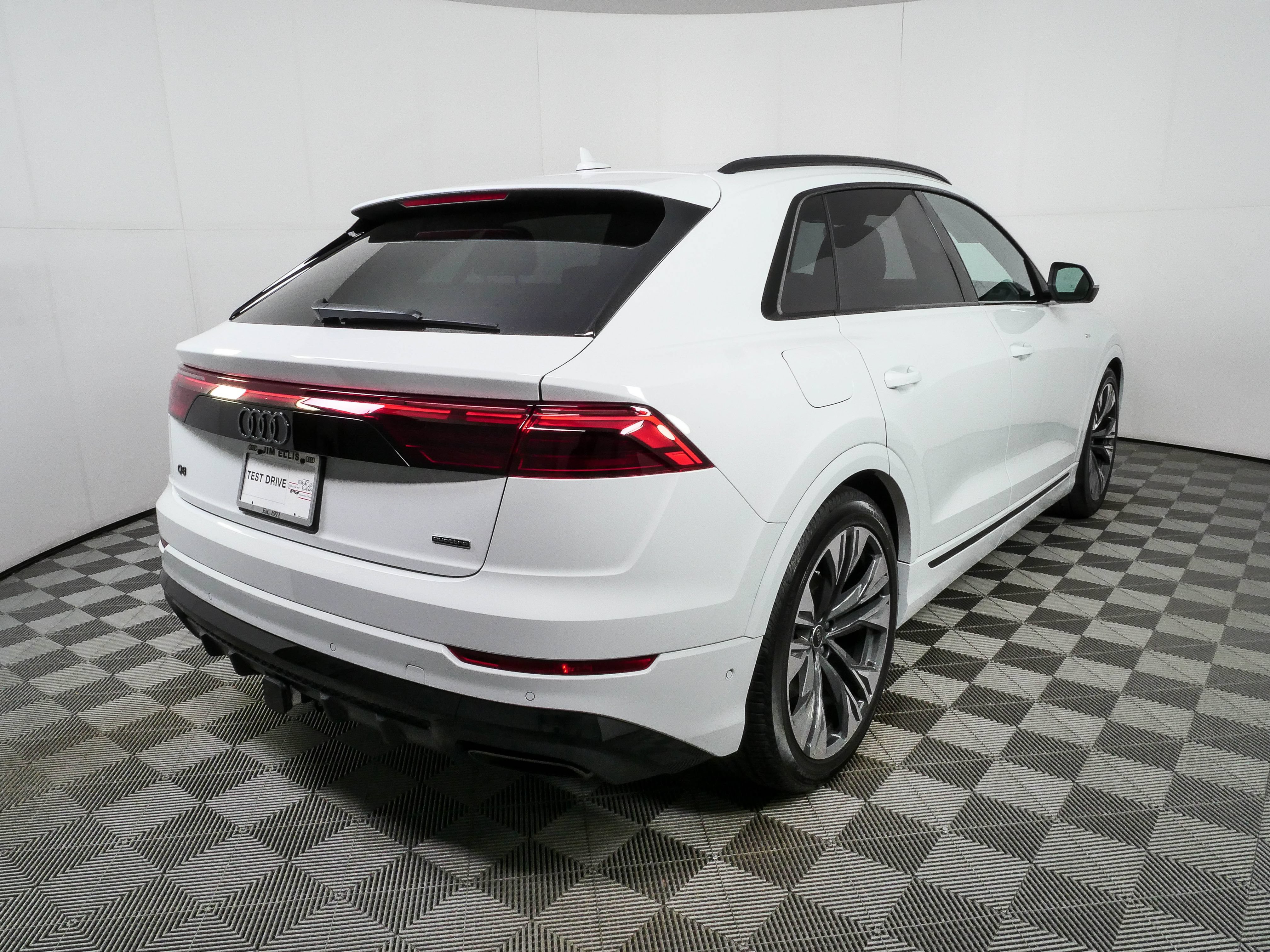 Used 2026 Audi Q8 Premium Plus AWD/4WD image 3