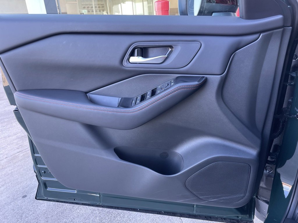 Certified 2026 Nissan Rogue SV image 9